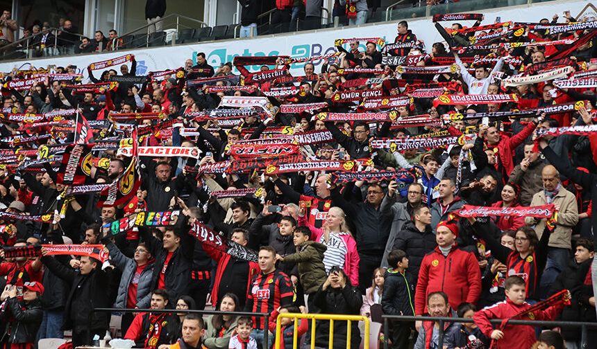Eskişehirspor'da kombine satışına yoğun ilgi: Son yılların en yüksek rakamı