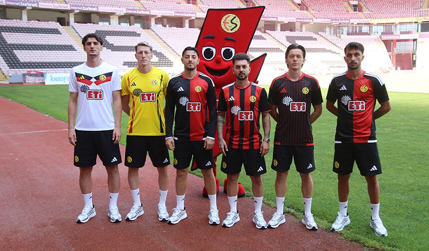 Eskişehirsporlu futbolculardan ortak mesaj: Sezonun şampiyon formaları olacak