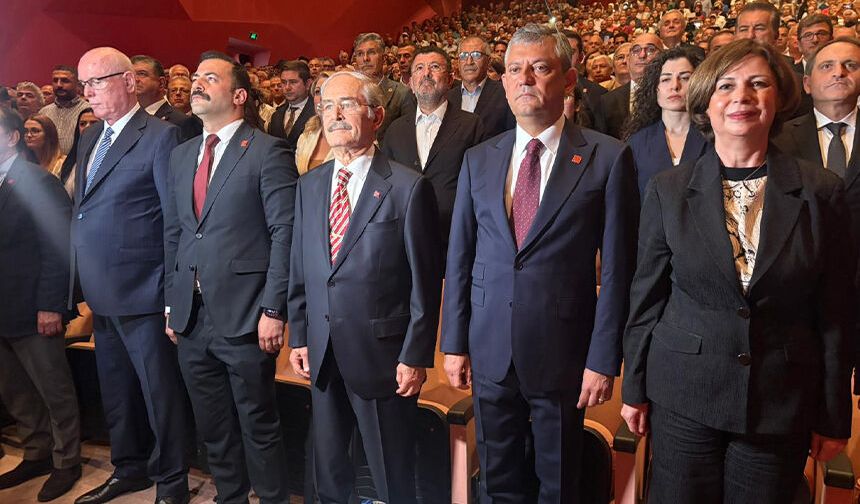 CHP grup toplantısı Eskişehir'de yoğun katılımla başladı