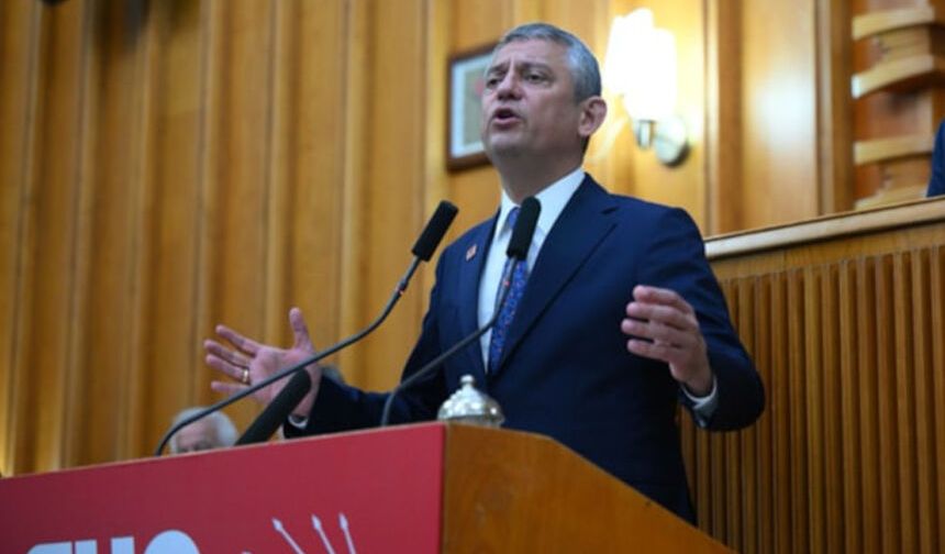 Özgür Özel yeni partiyi duyurdu: Eskişehir'den bir vekil Özel'in yanında