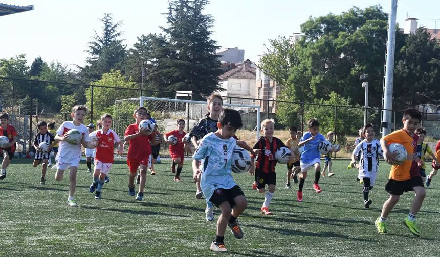 Futbolcu adayları sıkı çalışıyor