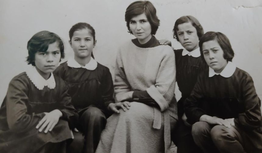 Eskişehir'de vefa örneği: 50 yıl sonra öğretmenlerinin kapısını çaldılar