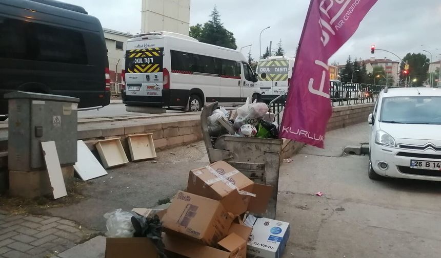 Yıldıztepe'de çöp isyanı: Bu görüntüler Eskişehir'e yakışmıyor!