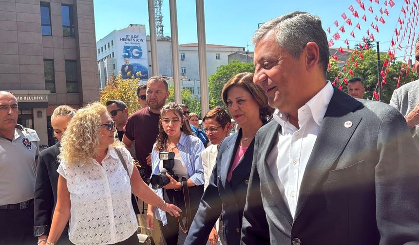 Özgür Özel, Güzin Büyükerşen’in cenazesi için Eskişehir’e geldi