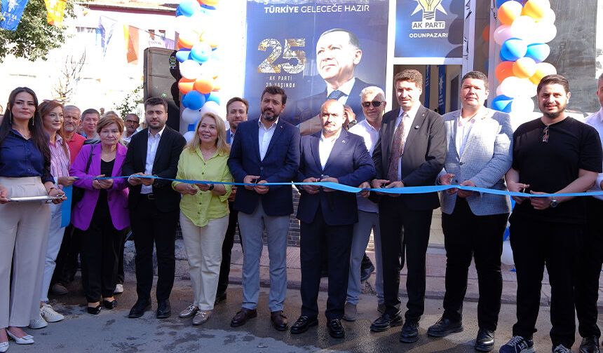 AK Parti'den Emek Mahallesi'ne yeni irtibat bürosu