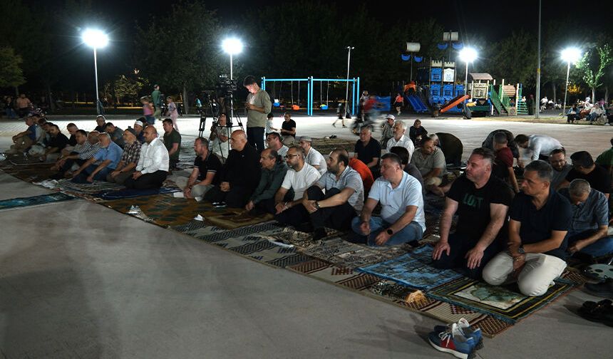 Dede Korkut Parkı'nda kandil buluşması: Albayrak'tan birlik çağrısı