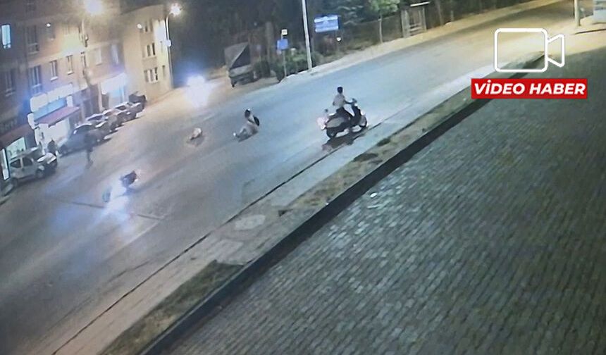 Eskişehir'de motosikletin yayaya çarptığı an kamerada