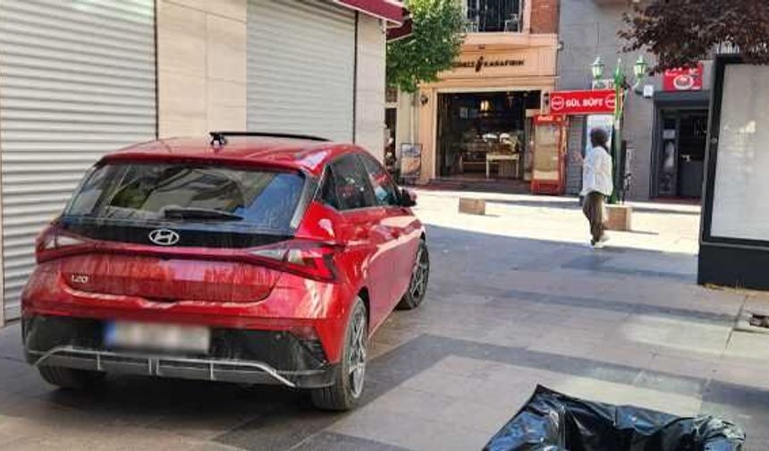 Eskişehir’de kaldırım işgali isyan ettirdi