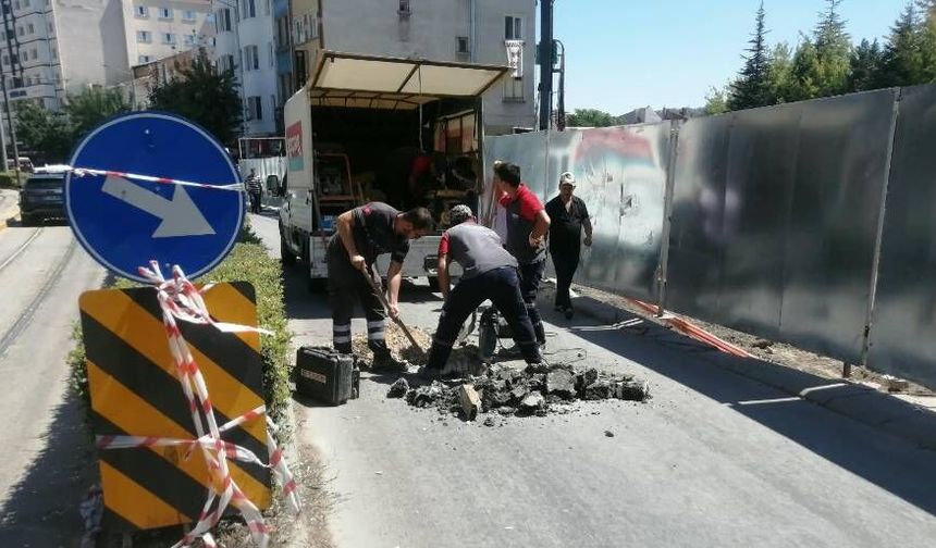 Eskişehir'in işlek caddesinde doğalgaz çalışması tamamlandı
