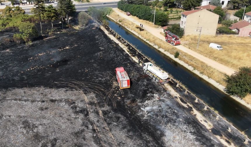 Eskişehir’de yangın paniği: Otluk alan küle döndü