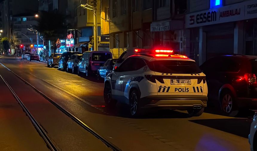 Eskişehir’de arkadaş grubunun tartışması kanlı bitti: 1’i ağır 2 yaralı