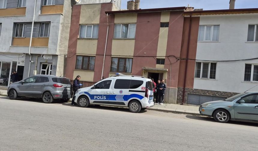 Eskişehir’de apartmanda korkutan olay! Merdivenin altında ölü bulundu
