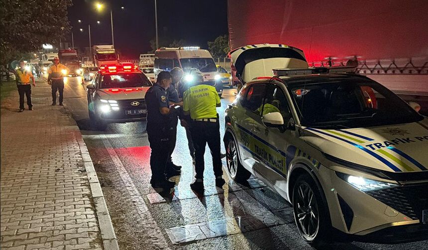 Eskişehir'de kaza: Karşıya geçen yayaya motosiklet çarptı
