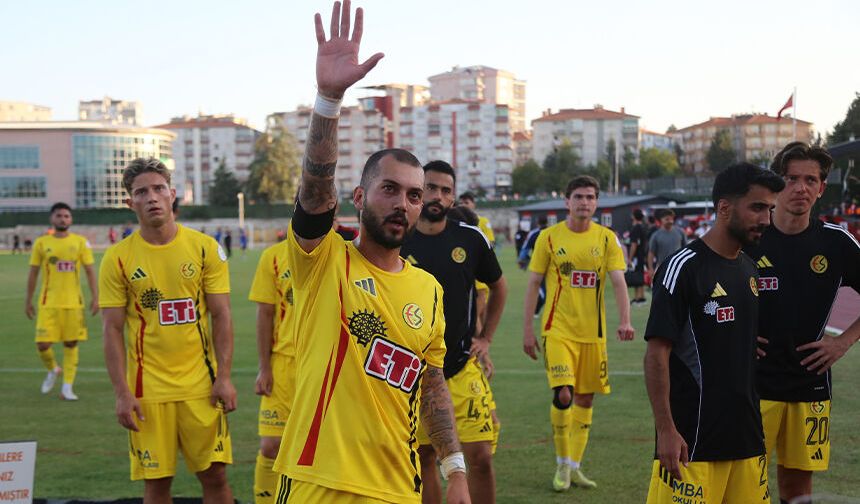 Eskişehirsporlu futbolculardan taraftara özür: Telafi edeceğiz!