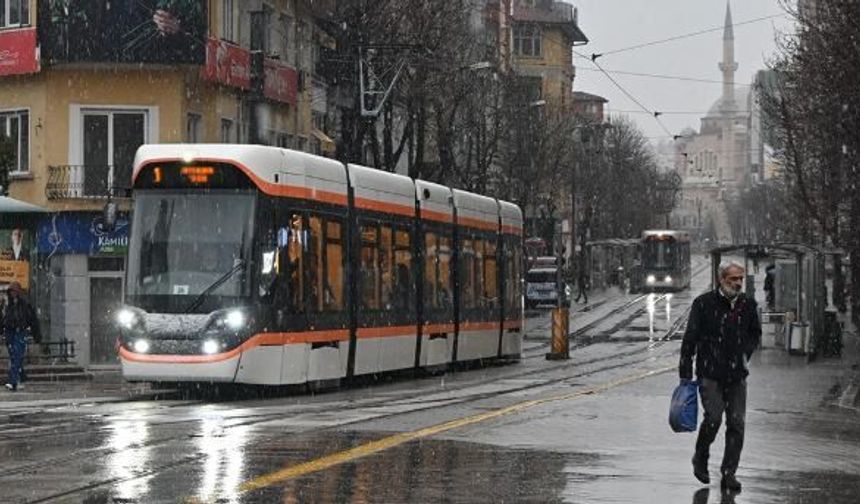 Eskişehir’de sıcaklıklar düşüyor, sağanak geri dönüyor