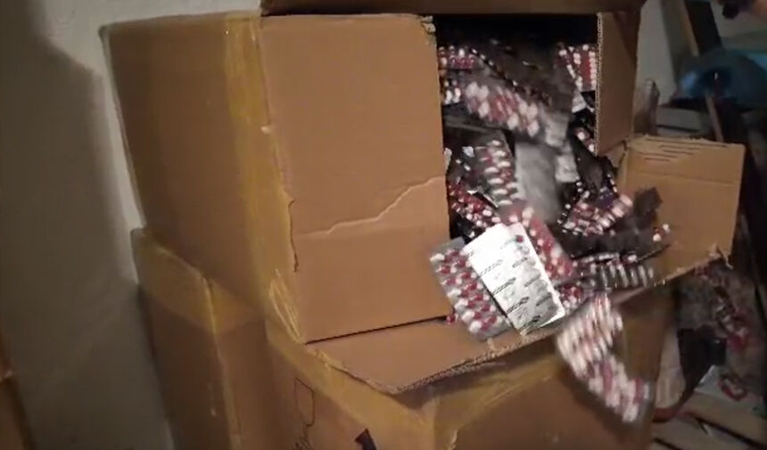 Eskişehir’de film gibi operasyon: Çalınan kolilerden binlerce hap çıktı!