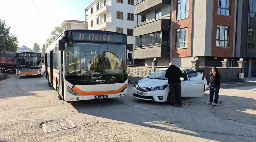 Eskişehir’de okul yakınında kaza: 2 öğrenci yaralandı