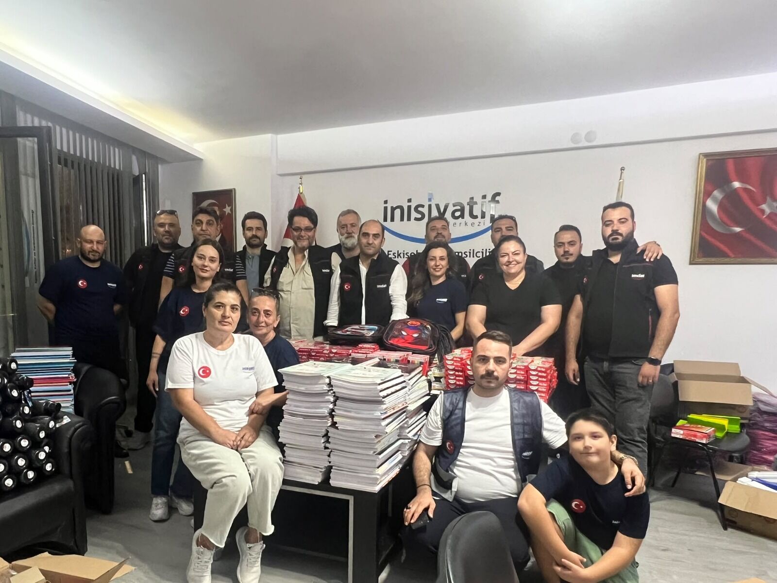 Eskişehir’de dayanışma örneği: 300 öğrencinin yüzü güldü