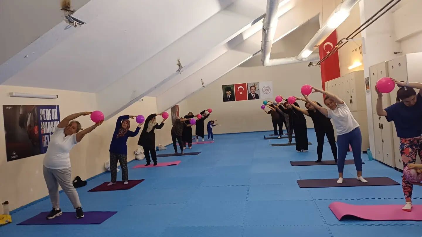 Eskişehir Porsuk Spor Salonu'nda pilates mesaisi