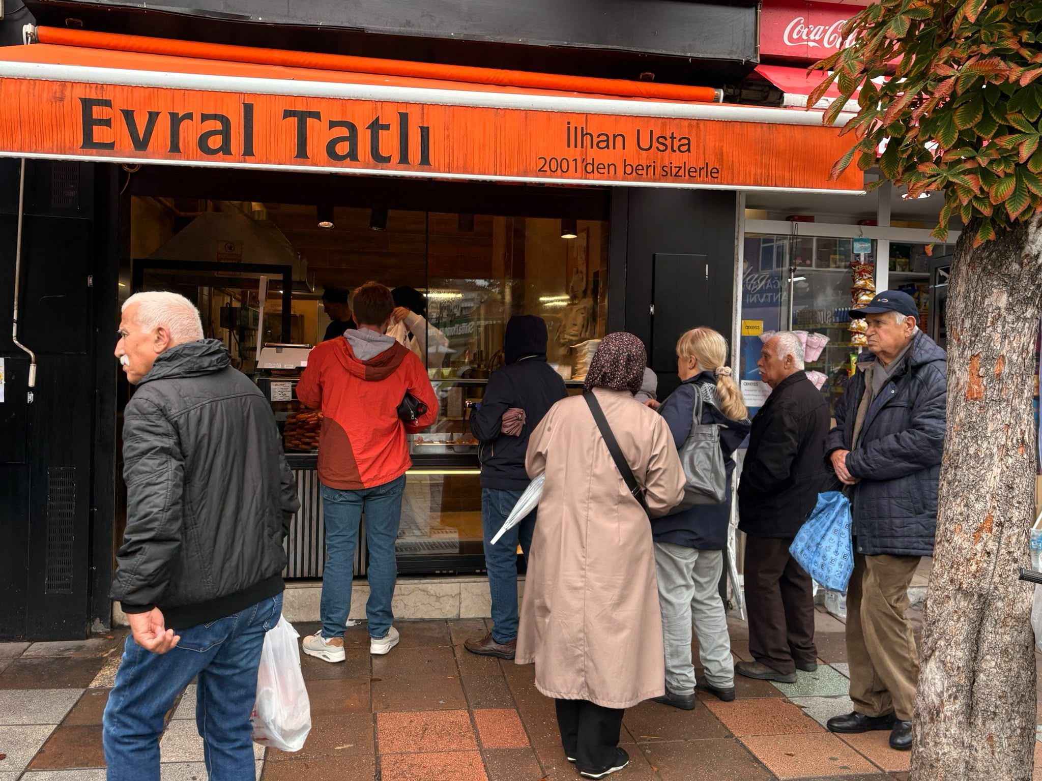 Eskişehir’de Balı Ballı’ya yoğun ilgi! Önünde kuyruk oluşuyor