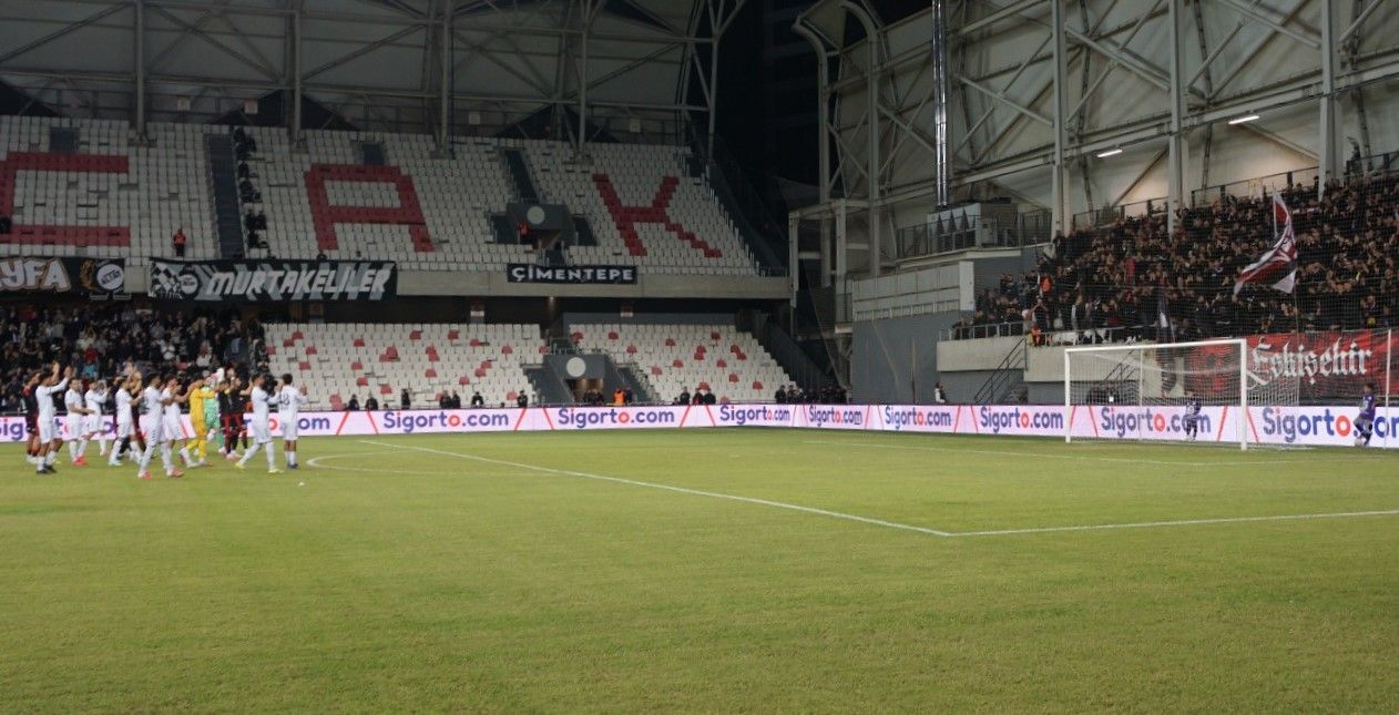 Altay ve Eskişehirspor taraftarından Fair-Play hareketi