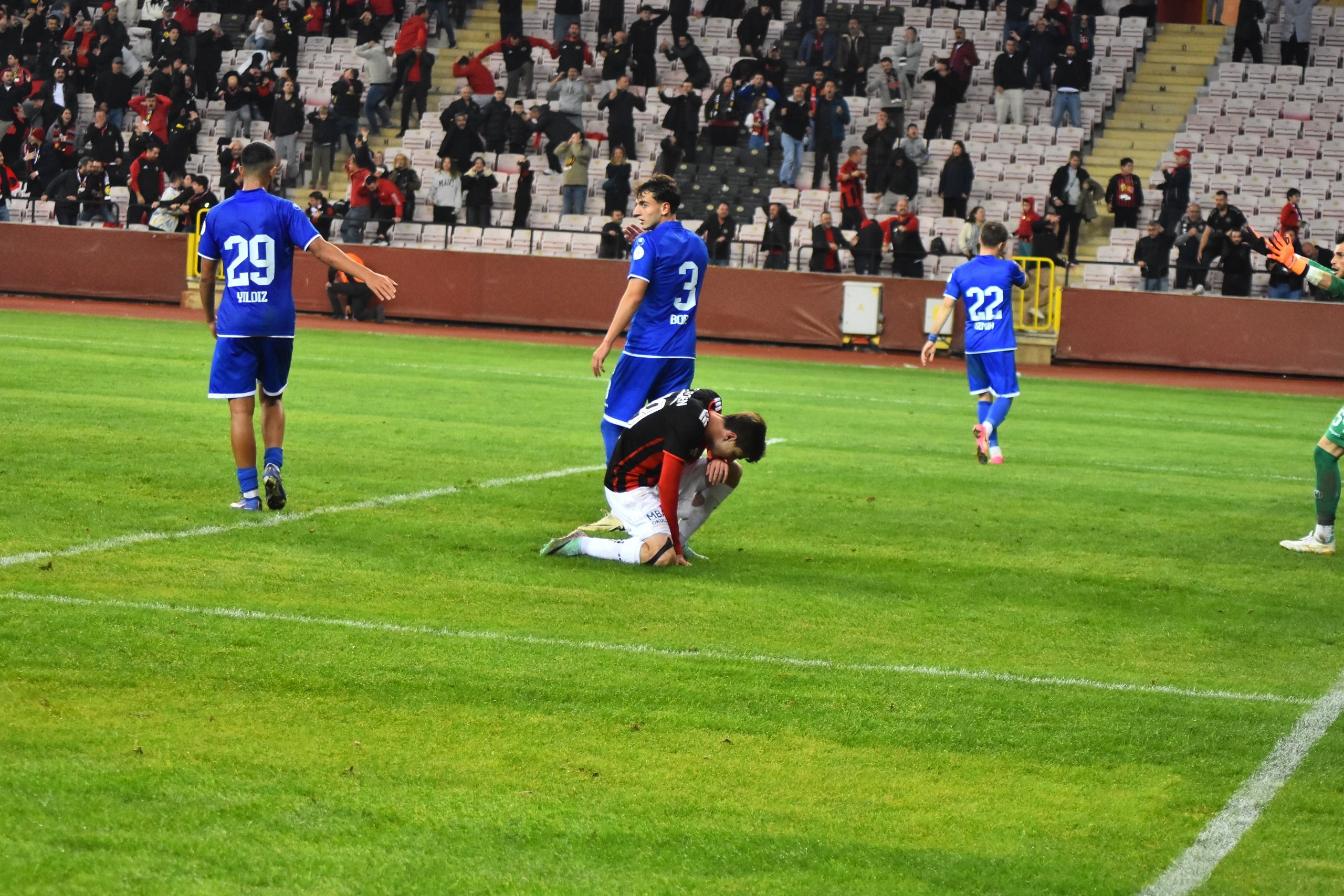 Eskişehirsporlu futbolcu o an adeta yıkıldı